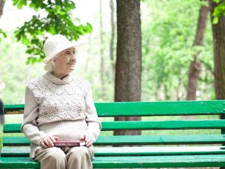 Allein leben im Alter – 4 Tipps gegen die Einsamkeit